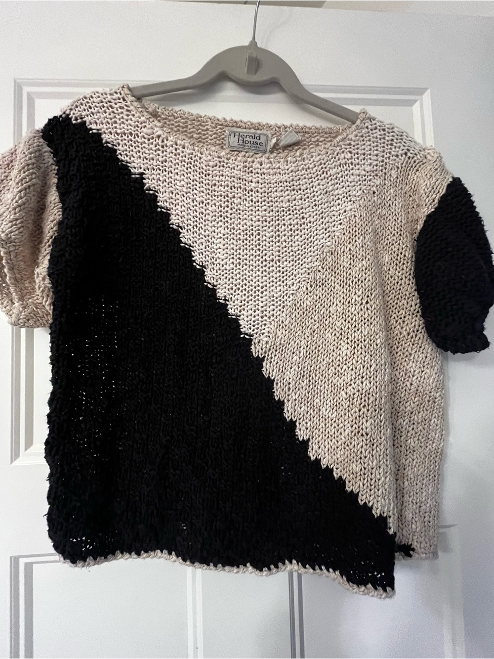 Colorblock Scoop Neck Sweater - Black & Cream
